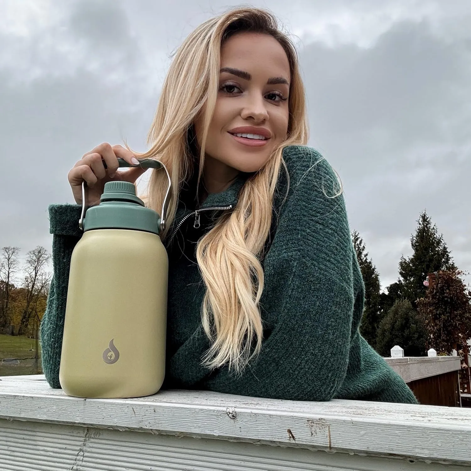 BJPKPK Half Gallon Insulated Water Bottles, 64oz Water Jug with Metal Handle & BPA Free Spout Lid, Dishwasher Safe Thermos, Large Stainless Steel Gym Sport Jugs, Black