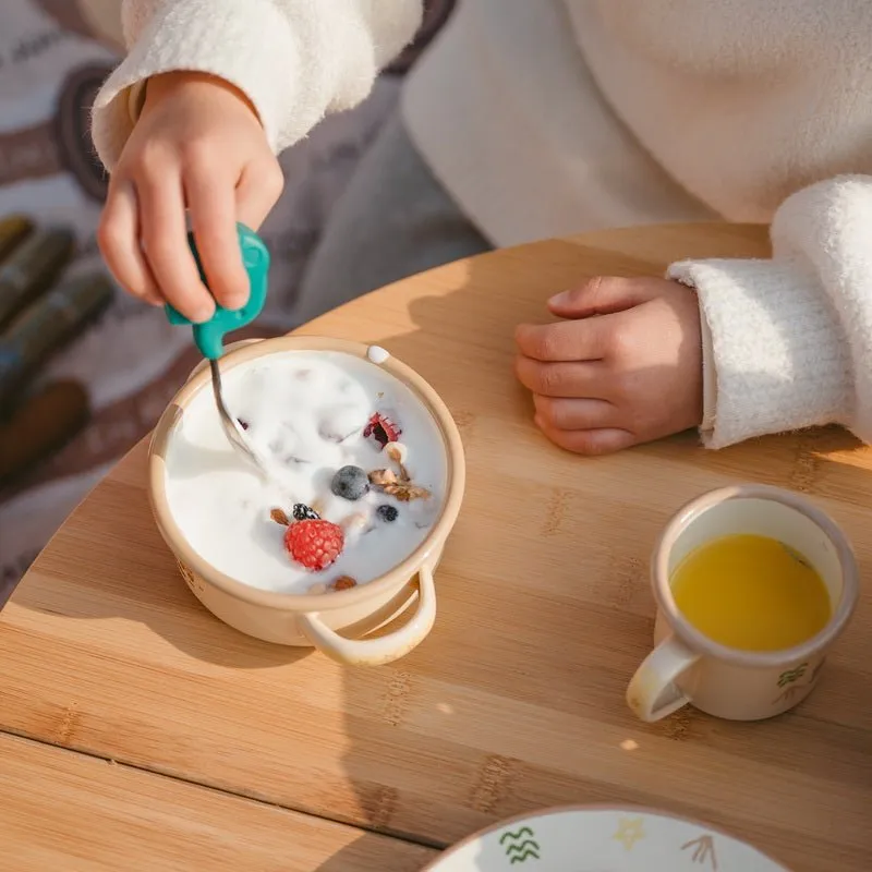 Children's enamel tableware