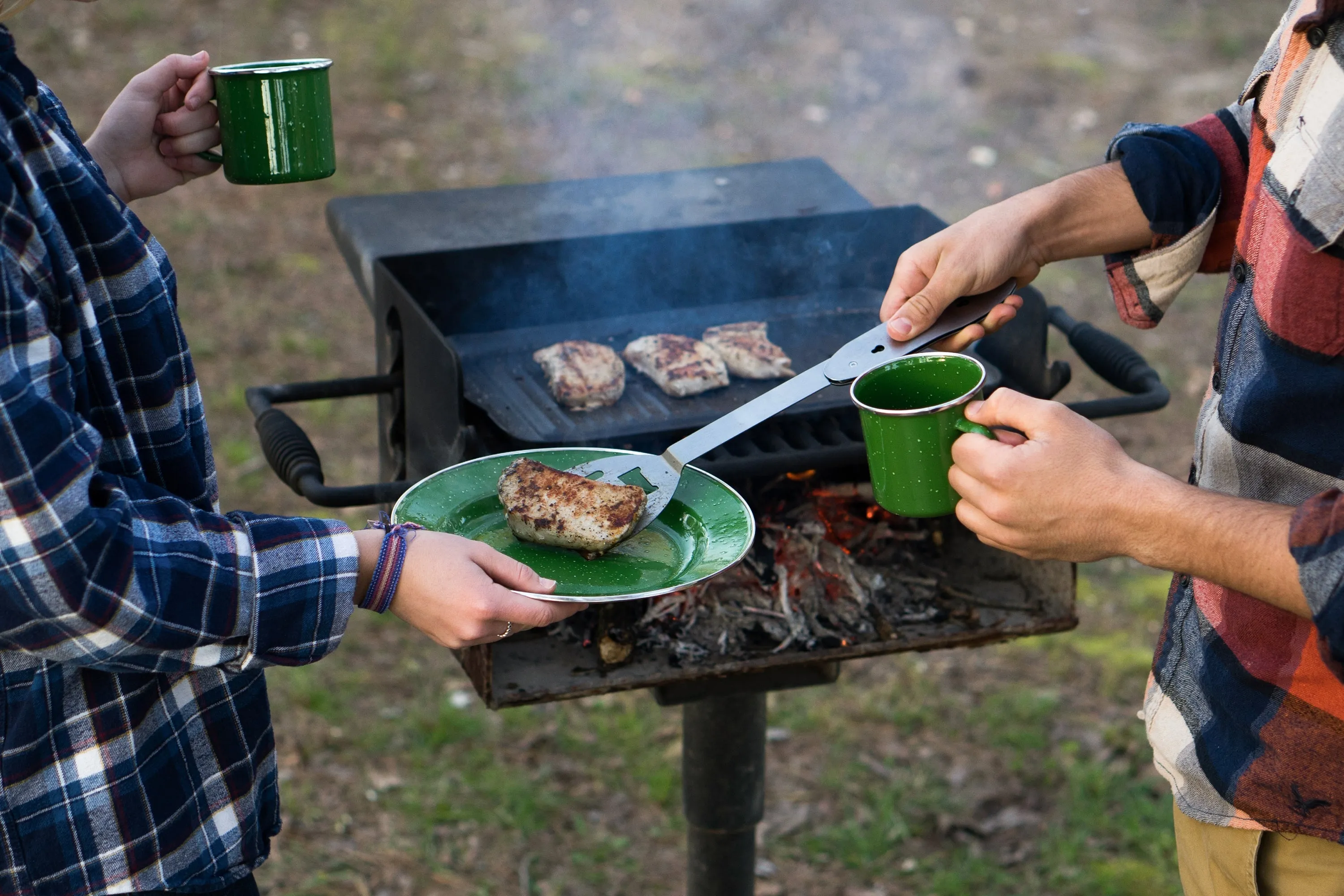 Enamel Camping Tableware Set - 24 Pieces - Green