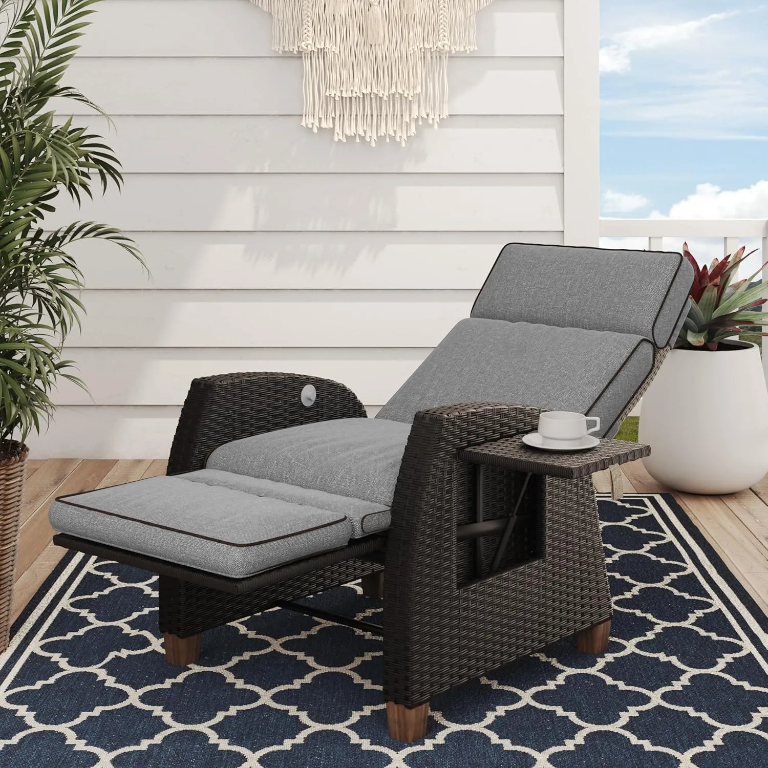 Grand patio Outdoor Recliner Chair Patio 150° Lay Flat Recliner with Flip Table Wicker Reclining Lounge Chair Cool Grey