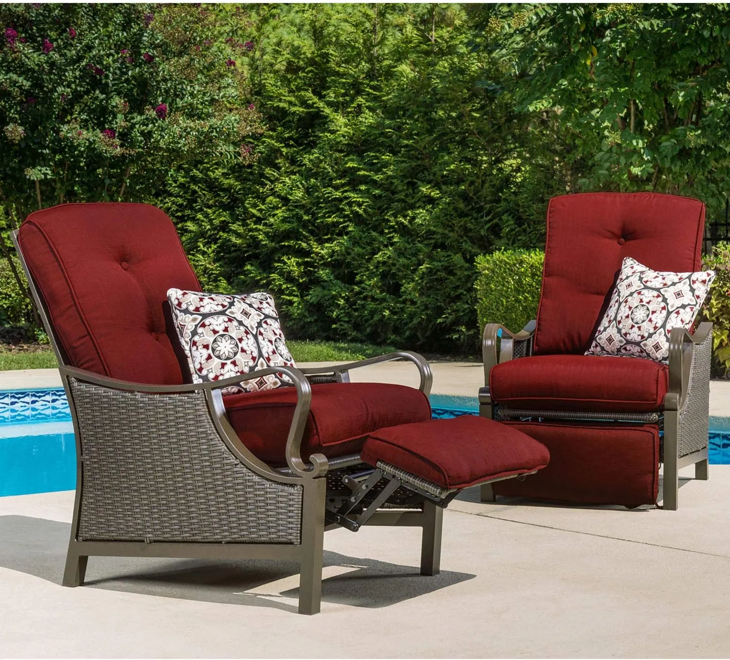 Hanover Ventura Brown Wicker Outdoor Recliner Chair with Cushions and Accent Pillow, Luxury All-Weather Outdoor Patio Recliner Chair with Rust Resistant Steel Frames for Deck, Backyard, Pool Side