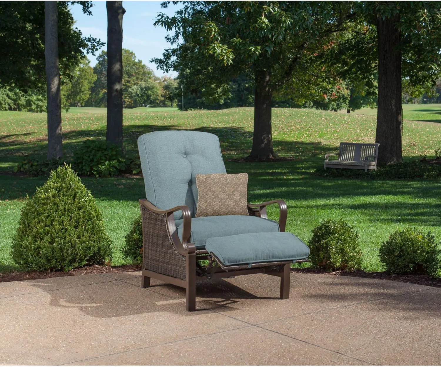 Hanover Ventura Brown Wicker Outdoor Recliner Chair with Cushions and Accent Pillow, Luxury All-Weather Outdoor Patio Recliner Chair with Rust Resistant Steel Frames for Deck, Backyard, Pool Side
