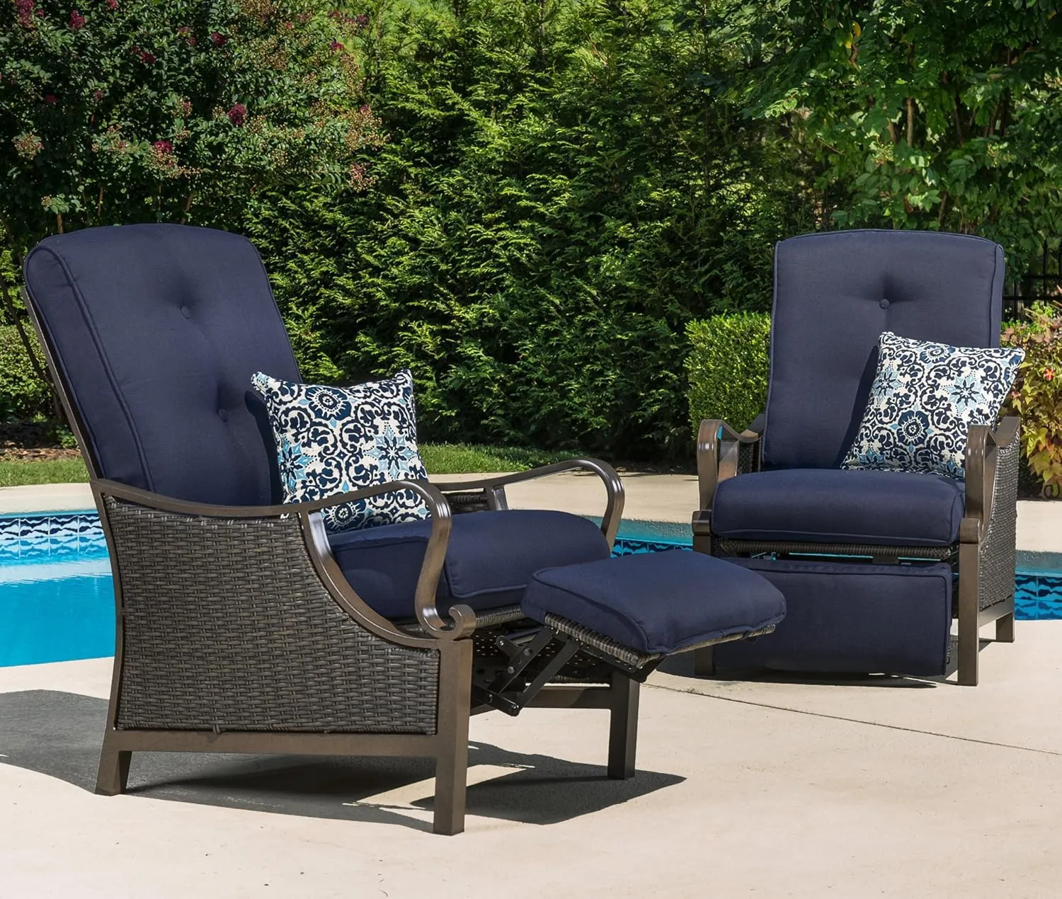 Hanover Ventura Brown Wicker Outdoor Recliner Chair with Cushions and Accent Pillow, Luxury All-Weather Outdoor Patio Recliner Chair with Rust Resistant Steel Frames for Deck, Backyard, Pool Side