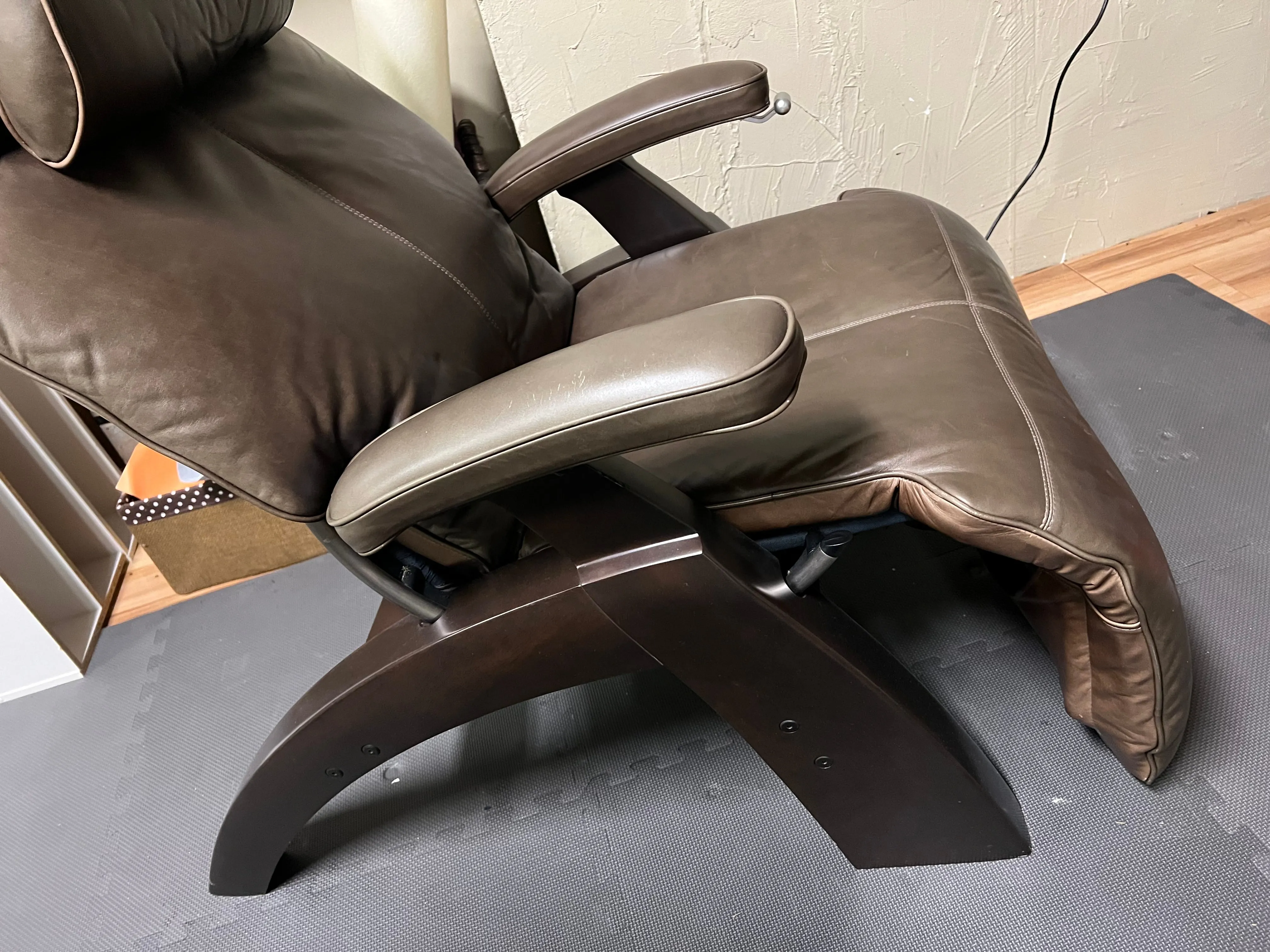 Human Touch Zero Gravity Leather Perfect Chair