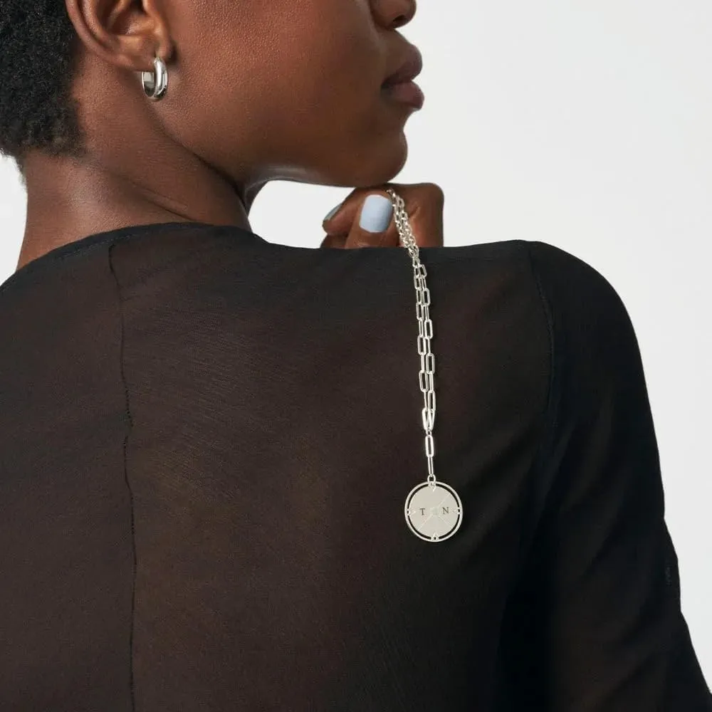 Oak&Luna - Engraved Compass Necklace with Diamond - Personalised Interlocking Pendant with Initials - Gift for Her, Women - For Birthday, Mother's Day, Christmas
