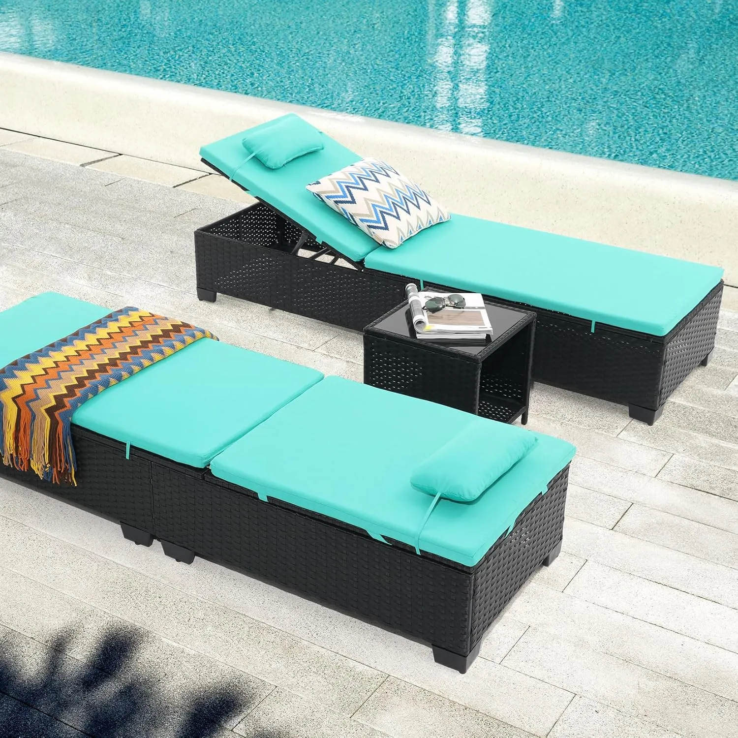 Outdoor Patio PE Wicker Chaise Lounge Chairs Set of 3 Patio Black Rattan Reclining Chair Adjustable Backrest Pool Sunbathing Recliners with Table (Green)