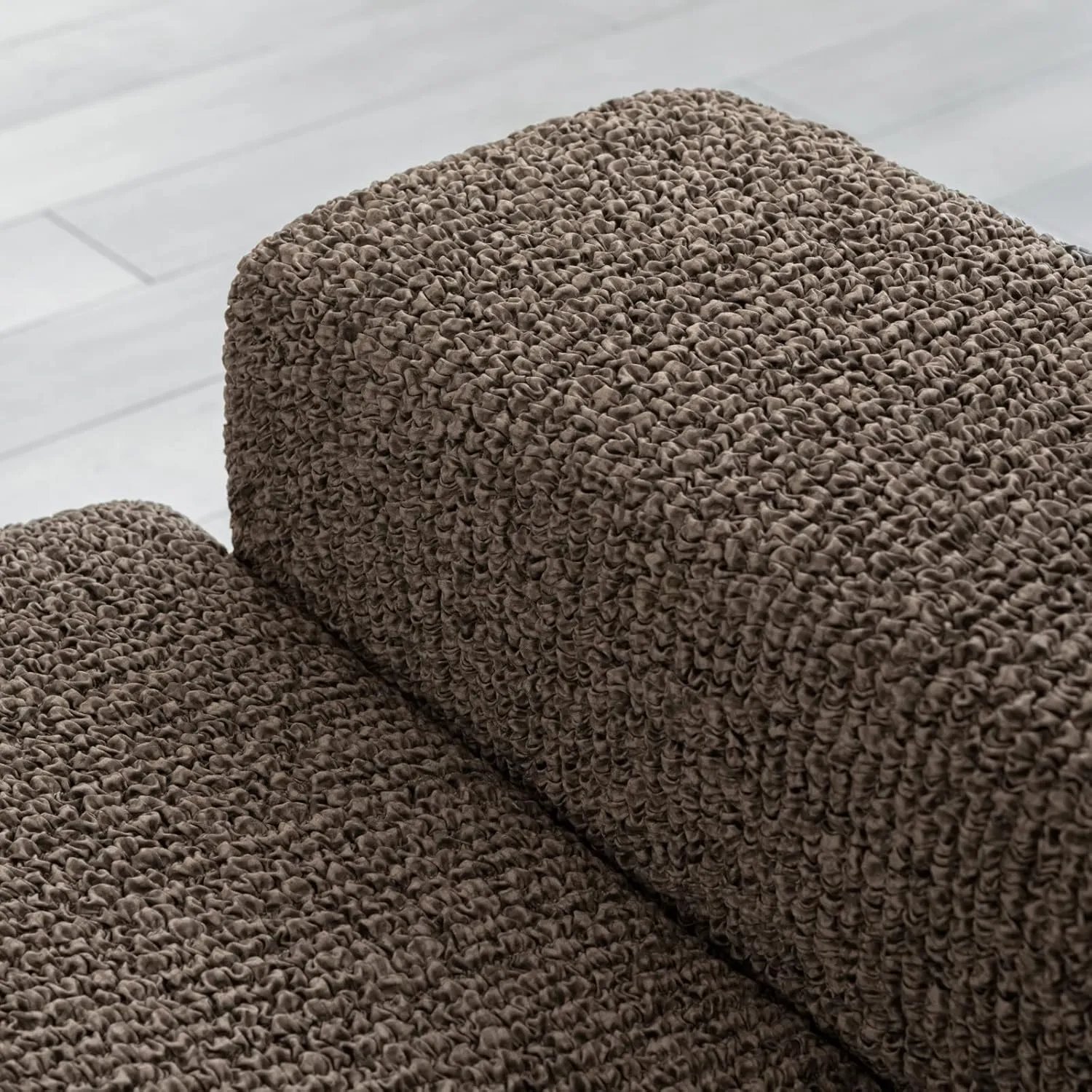 PAULATO BY GA.I.CO. Recliner Slipcover - Reclining Chair Cover - Printed Slipcovers - 1-Piece Form Fit Stretch Furniture Protector - Microfibra Print Collection - Vittoria Brown (Recliner Cover)