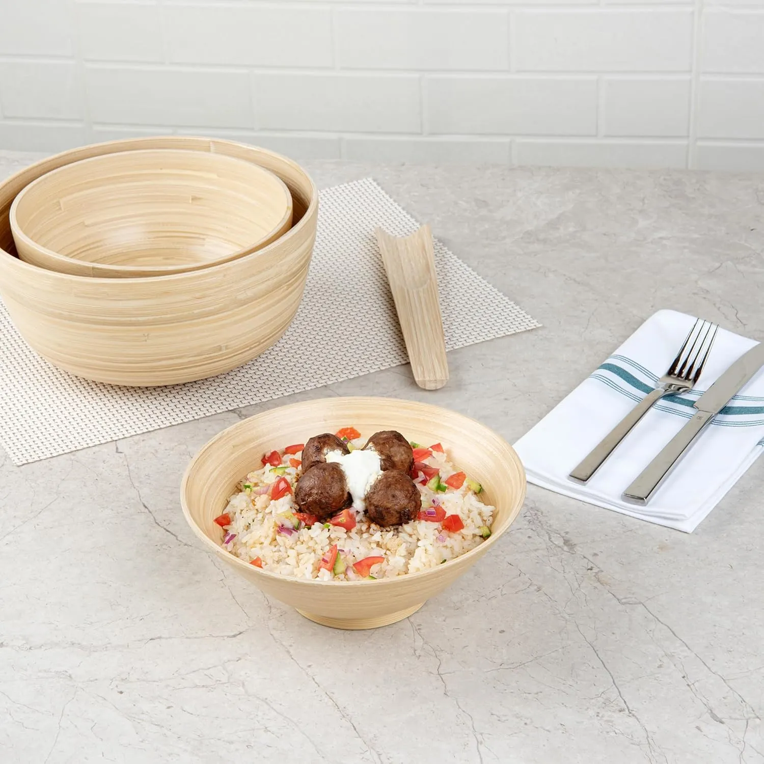 Restaurantware - Bambuddha 29 Ounce Bamboo Salad Bowl, 1 Heavy-Duty Serving Bowl - Sustainable, Reusable Tableware for Salads, Noodles, and Pasta, Natural, RWB0637K