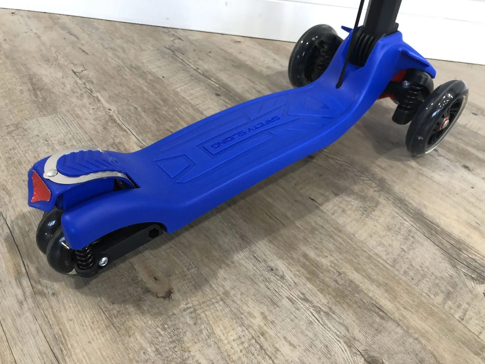 RiiRoo 3 Wheels Ride On Scooter With Suspension
