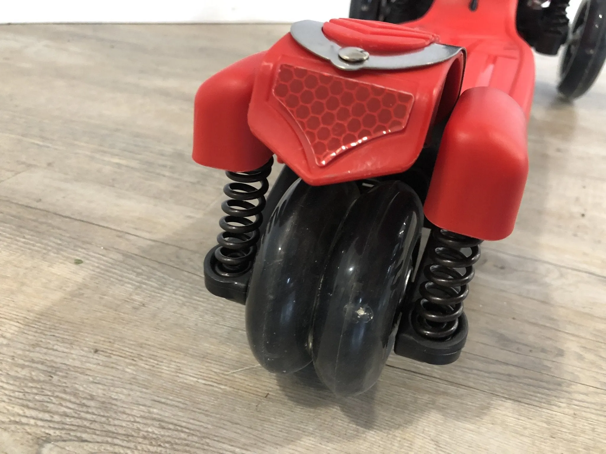 RiiRoo 3 Wheels Ride On Scooter With Suspension