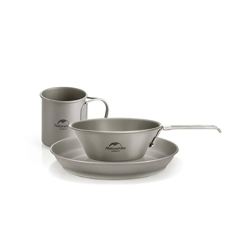 Titanium tableware set
